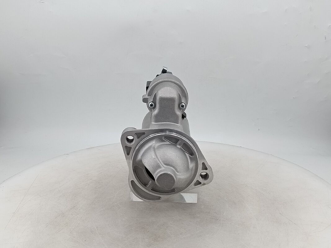 Démarreur de moteur 24V 8KW 11T pour moteurs diesel Isuzu avec accessoires