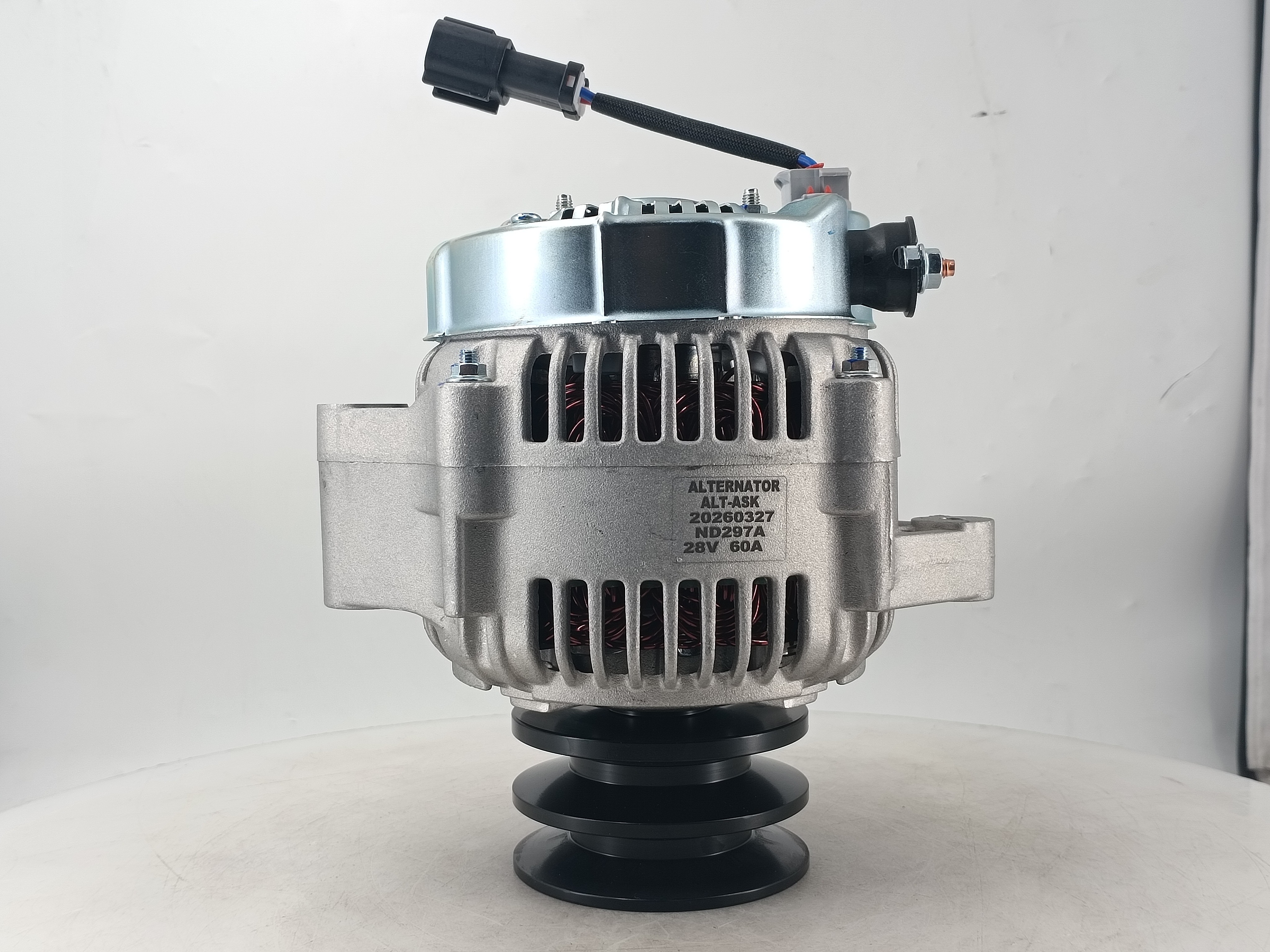 Alternateur automatique DENSO 24V 60A 2PK pour TOYOTA